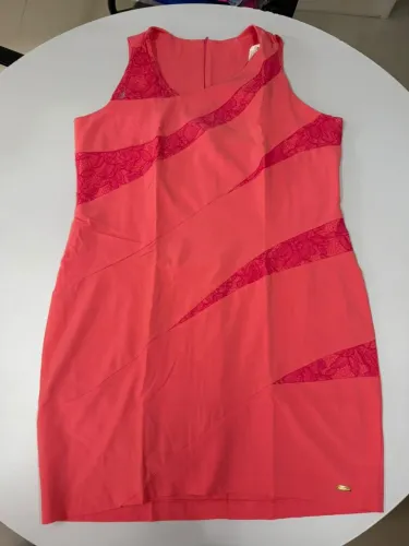 Vestidos, Vários modelos e tamanhos, Novos. 