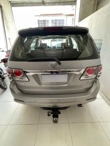 Toyota Hilux SW4 SR 4X2 2.7/ 2.7 Flex 16V Aut. 2015