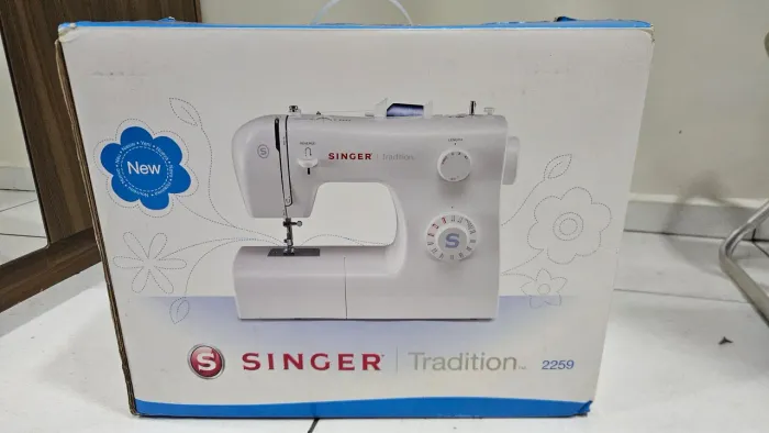 Maquina de costura Singer