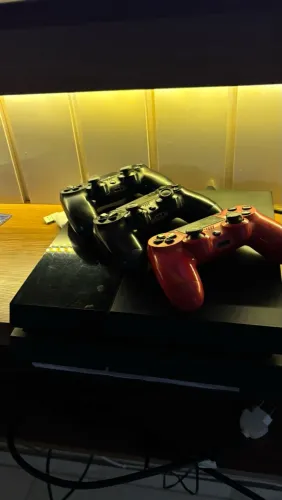 Vende-se PlayStation 4