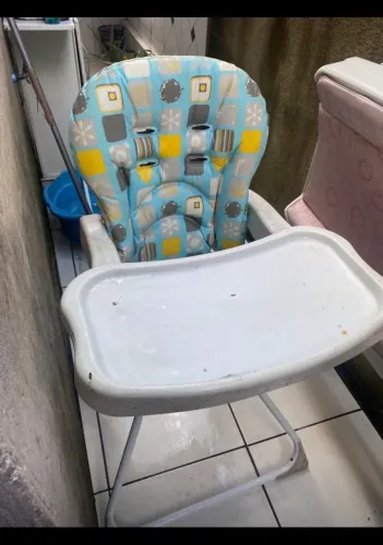 Vendo essa cadeira de alimentação