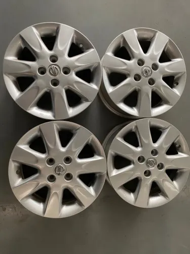 Rodas 15 Nissan March,versa furacão 4/100