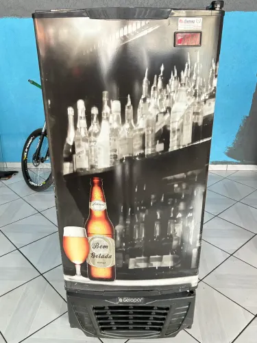 Cervejeira/geladeira Gelopar 280 litros