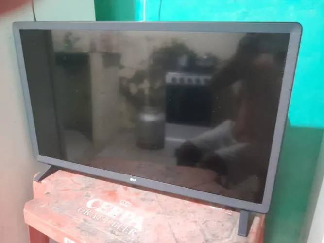 Vendo 2 TV com problema Leia o anúncio.