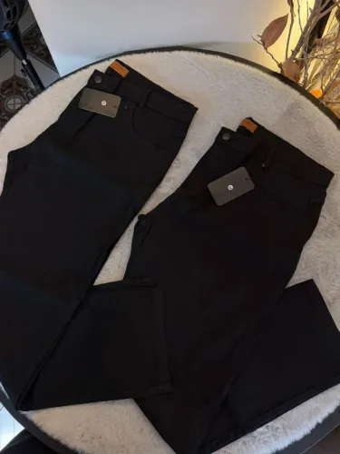 Calça preta mascolina tamanho plus , jeans com lycra
