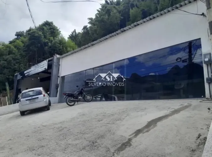 Galpão- Petrópolis, Corrêas