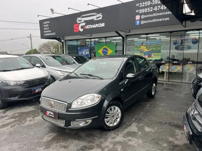 Fiat Linea Essence 1.8 Flex 16V 4P 2012