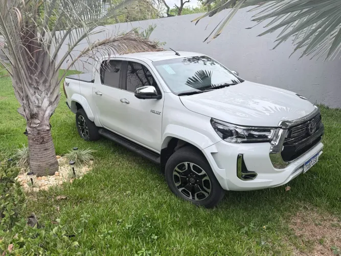 Toyota Hilux CD SRX 4X4 2.8 TDI 16V Diesel Aut. 2025