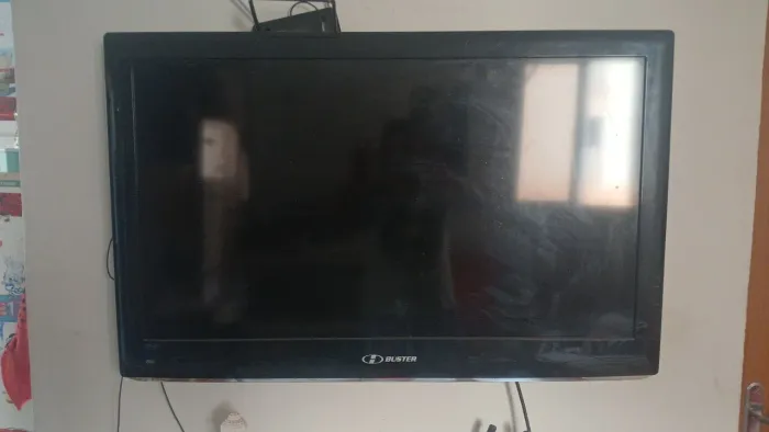 BUSTER TV 42 + CHROMECAST+ SUPORTE DE PAREDE