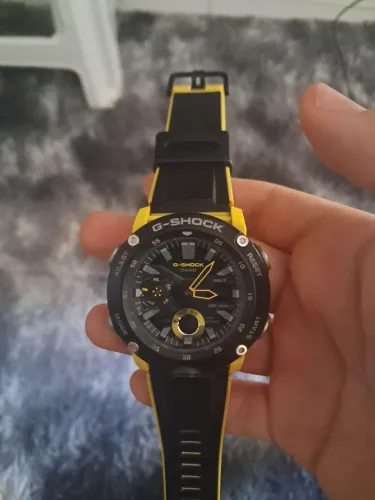 Relógio Casio G-Shock Carbon Core Guard GA-2000 Amarelo e Preto