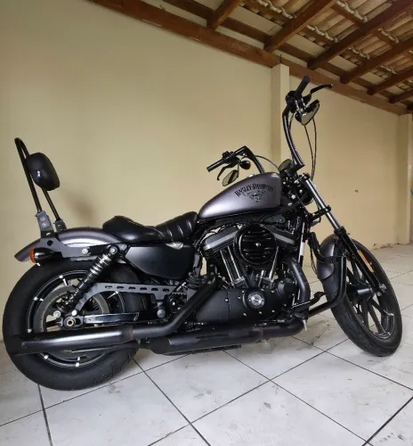 Harley Davidson iron 883