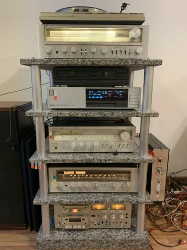 Sansui Akai Hitachi Kenwood Fischer Pioneer Gradiente CCE dos bons!)