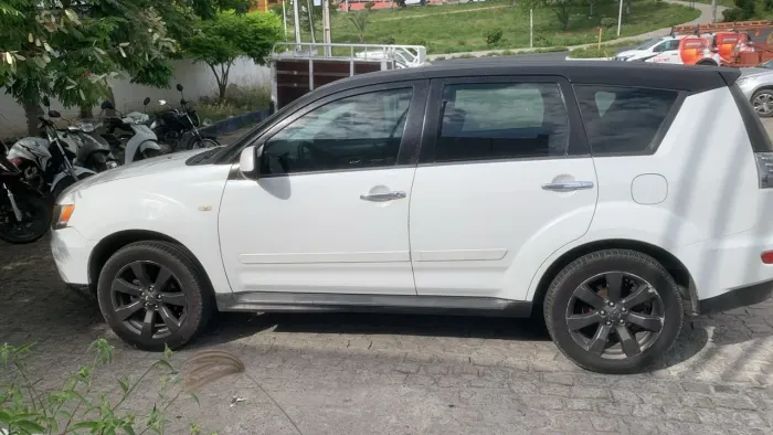 Mitsubishi Outlander 2.4 16V 170cv Aut. 2011