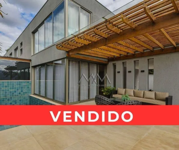 Casa à Venda no condomínio Quintas do Sol | 4 suítes - 500 m²