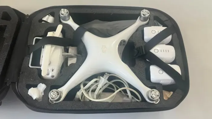 DJI Phantom 4 Completo + 3 Baterias + Controle + Maleta + Acessórios