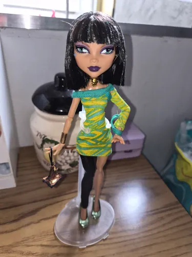 Cleo dawn off the dance