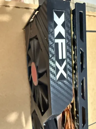 Vendo Placa de video AMD Radeon RX 580 8GB.