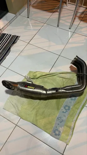 Escapamento moto akrapovic titaniun