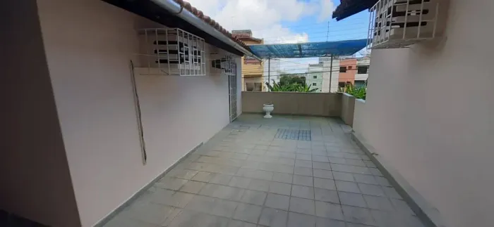 Casa Ampla à Venda ou Aluguel - Jardim Vitória