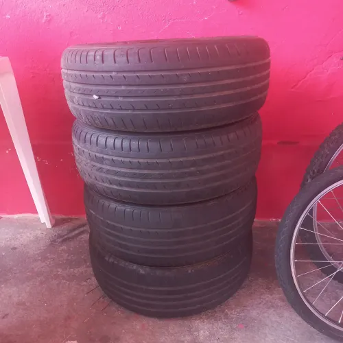 Vendo 4 pneus bons aro 14