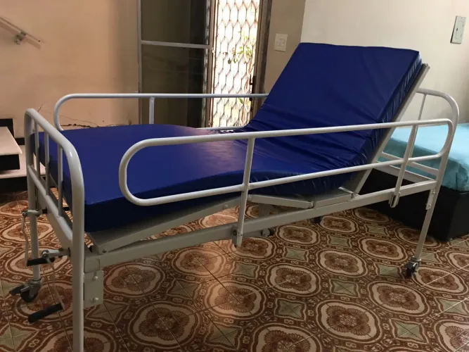 Vendo cama hospitalar