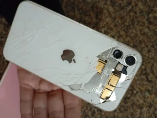 Vendo iPhone 11 ler descrição 