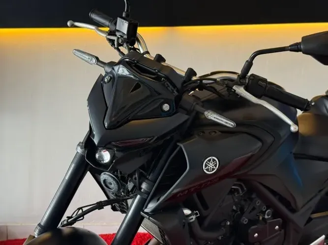 Yamaha MT-03 2024 preta