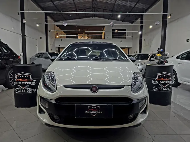 Fiat Punto Blackmotion Dual. 1.8 Flex 16V 5P 2015