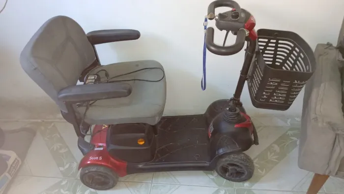 Vende-se uma cadeira elétrica