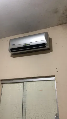 Vendo ar condicionado 9000 btus, não entrego, está danificado o compressor.