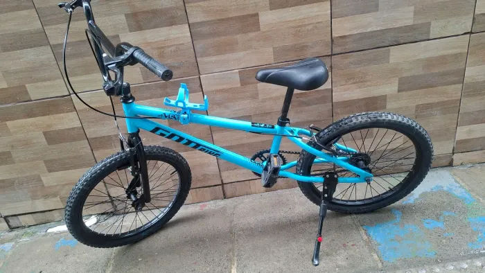 Bicicleta aro 20 infantil seminova
