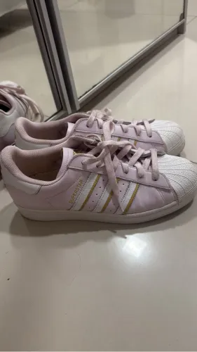 Tênis adidas