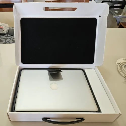 MacBook Apple 13.3 - ano 2011 