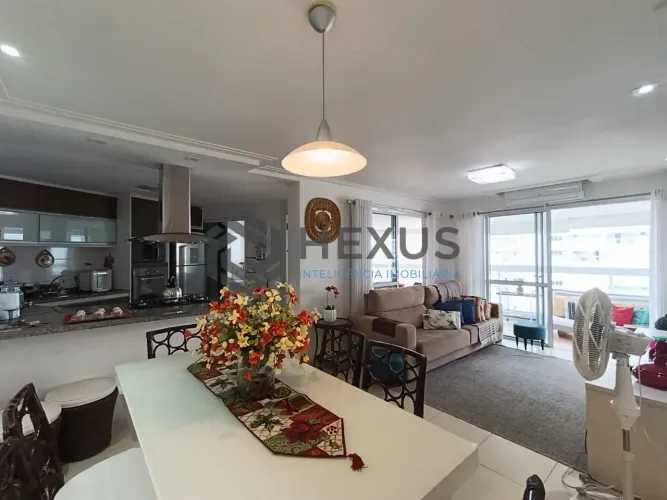 Apartamento com varanda gourmet vista mar e lazer na Enseada, Guarujá