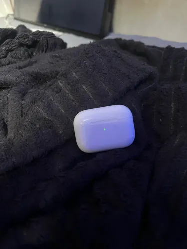 AirPods Apple