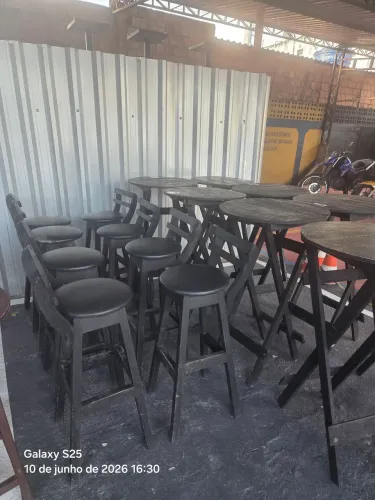 Mesa bistro com 2 bancos altos para barzinho vendo 15 jogos tratar *