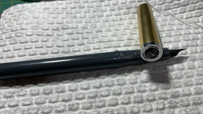 Caneta Tinteiro Parker Beta Premium Dourada