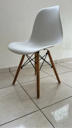 Vendo 4 cadeiras palito: 100,00 cada (vendo unitário também)