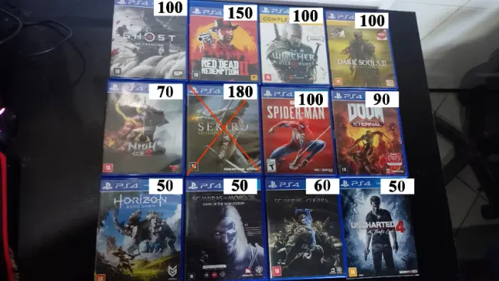 Vendo jogos de PS4, desconto se levar mais de um