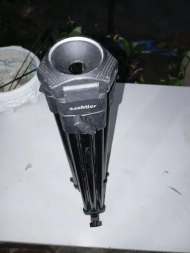 Tripé profissional com Cabeça Fluida Sachtle Ace M.