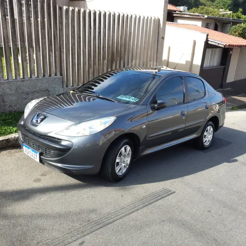 Peugeot 207 Sedan Passion XR 1.4 Flex 8V 4P 2010
