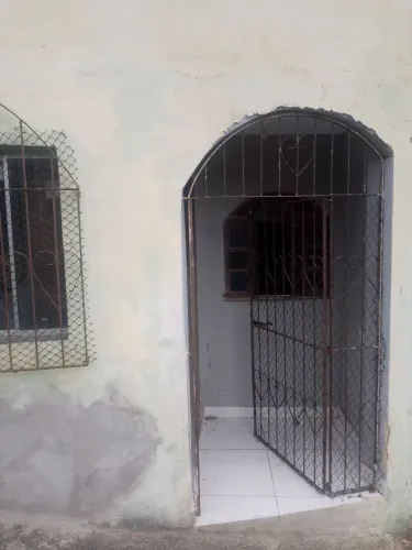 Sr pedro Aluga se casa no bairro oriente valor 600 reais