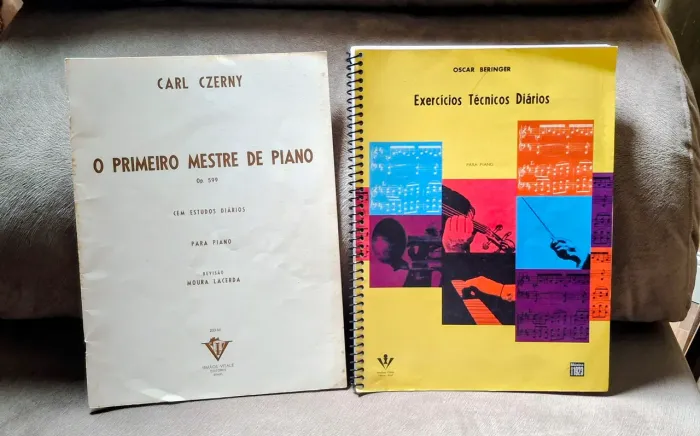 Livro Piano e Teclado