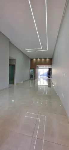Vende-se casa com Três suítes no Vila Rosa - Goiânia