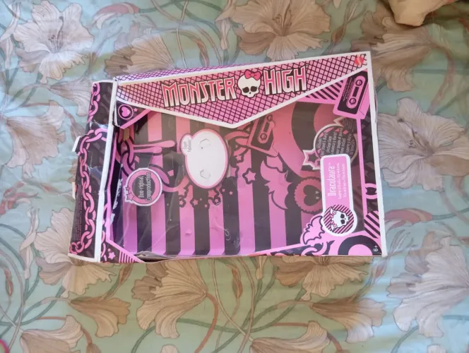 Monster high caixa original Draculaura básica g1 creeproduction 2022