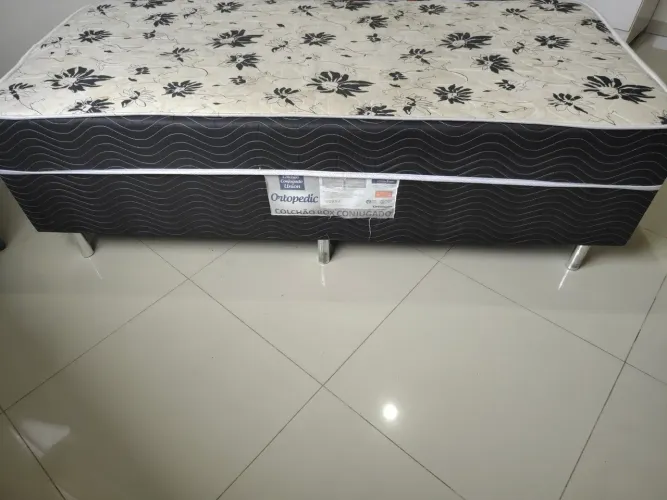 Vendo cama box solteiro Ortobom, cama infantil vingadores com colchão, baú vingadores