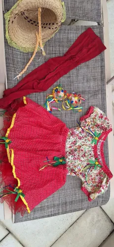 Linda caipira para meninas tamanho 9/10 anos