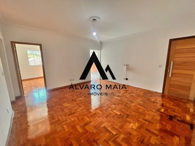 Casa de 4 quartos para locação no Santa Efigênia próximo ao Boulevard Shopping.