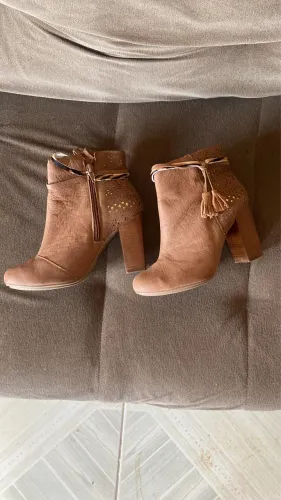 Vendo BOTA TANARA, usada 1 única vez 