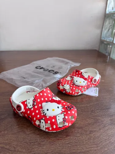 crocs infantil hello kitty vermelho num.28